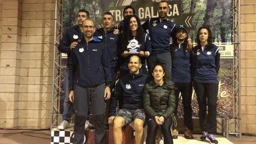 Equipo del La Gramola Galaico en la Trail Galaica de Boborás.