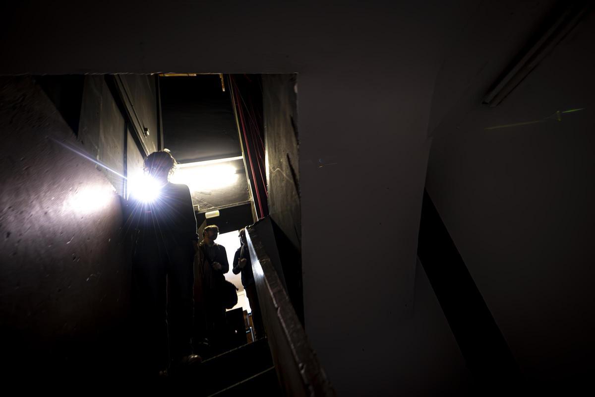 El Institut Sants, entre lo retro y lo ruinoso: crónica visual de un centro que envejece sin cuidados