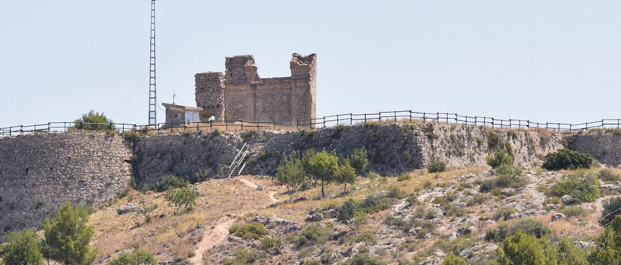 El castell de Santa Anna és un dels elements històrics més importants d’Oliva. | LEVANTE-EMV