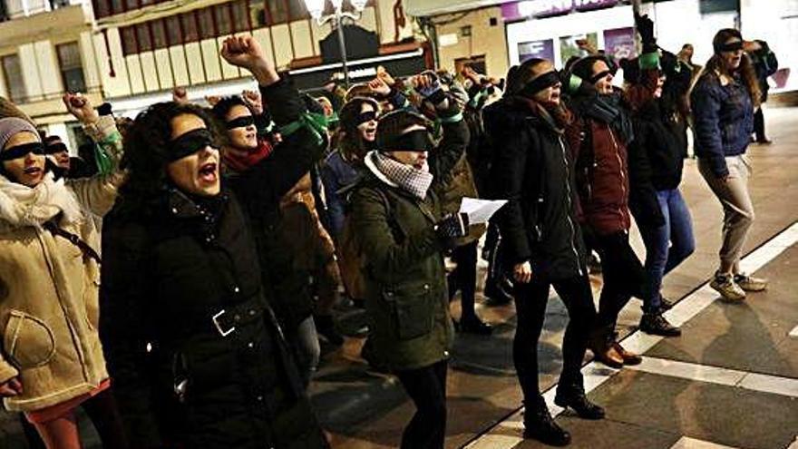 La Plataforma Feminista de Zamora se une al movimiento viral &quot;El violador eres tú&quot;