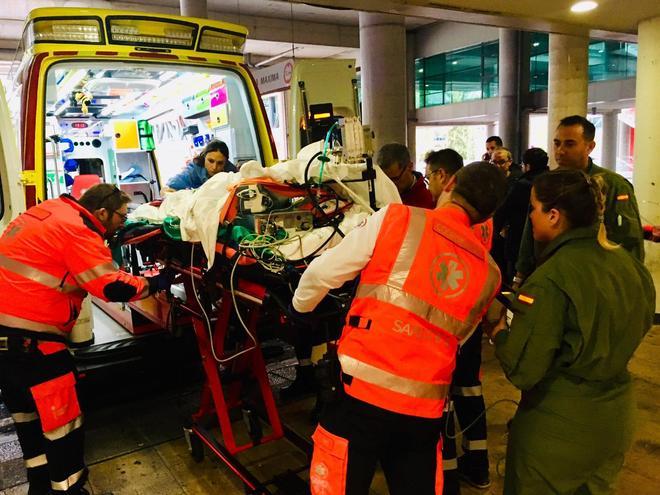 FOTOS | ECMO: Así es un traslado con oxigenación extracorpórea en Baleares