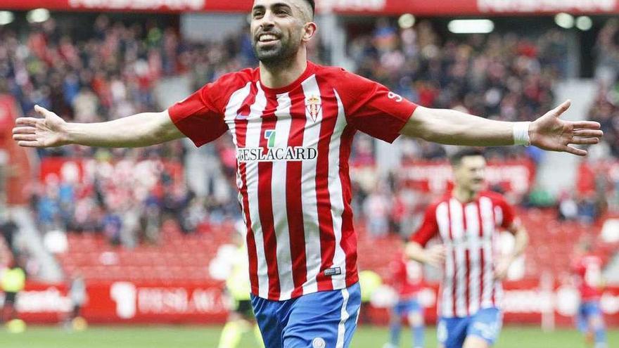 Santos celebra uno de sus goles al Córdoba.