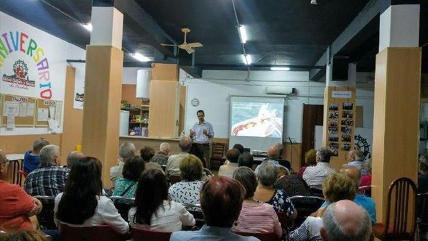 José Ferreira da una conferencia sobre alimentación saludable