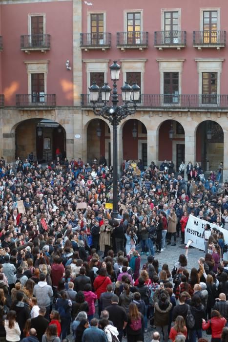 Manifestación por la condena a los integrantes de "La Manada" en Gijón.