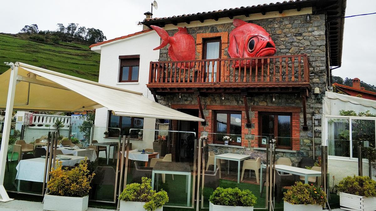 El edificio que acoge el restaurante Güeyu Mar, en la playa de Vega, en Ribadesella.