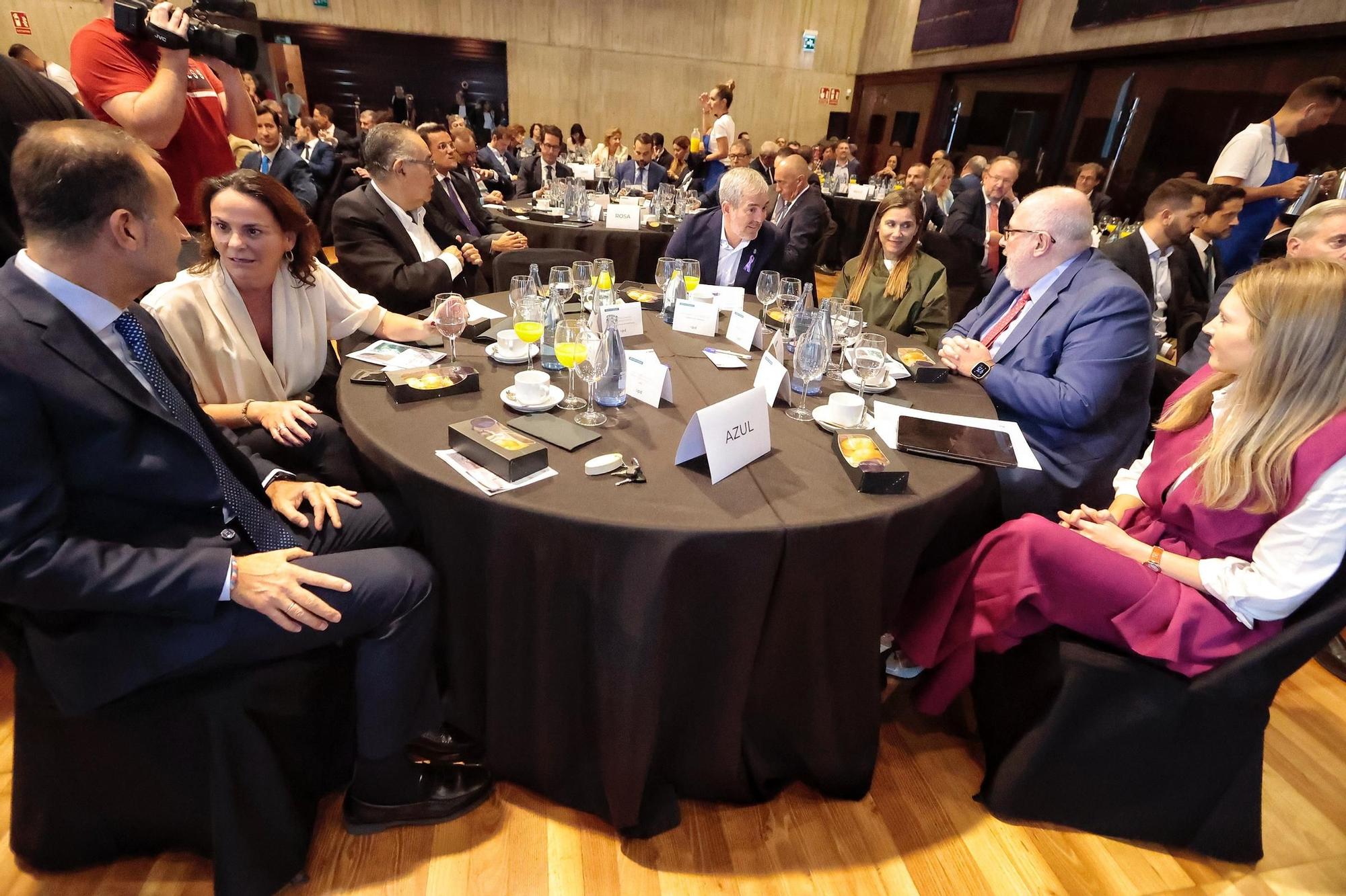 Conferencia de Fernando Clavijo en el foro organizado por la Asociación para el Progreso de la Dirección (APD)