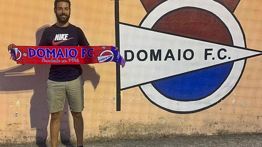 Diego Pedrido, entrenador del Domaio. |  // FDV