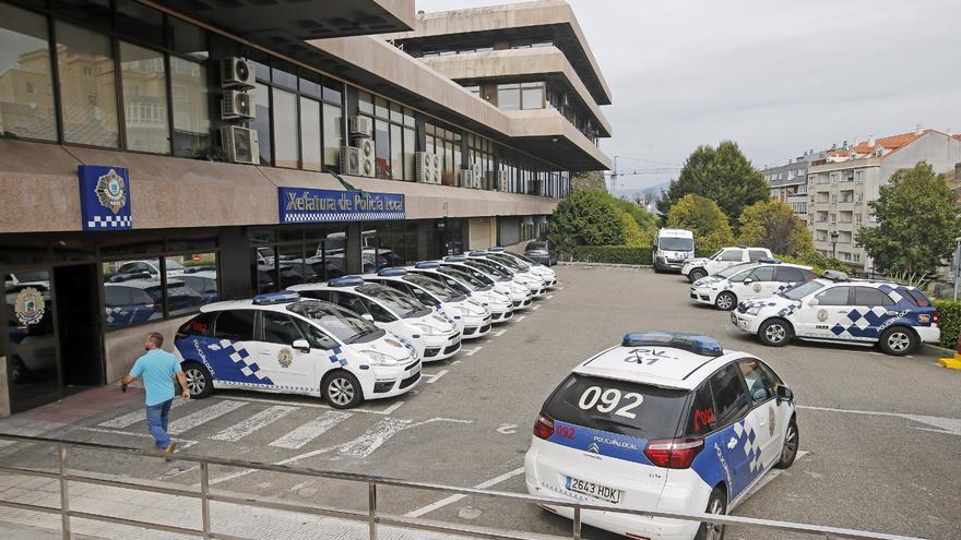 Apartan a un agente de Vigo por disparar su arma en una oficina de la Policía Local