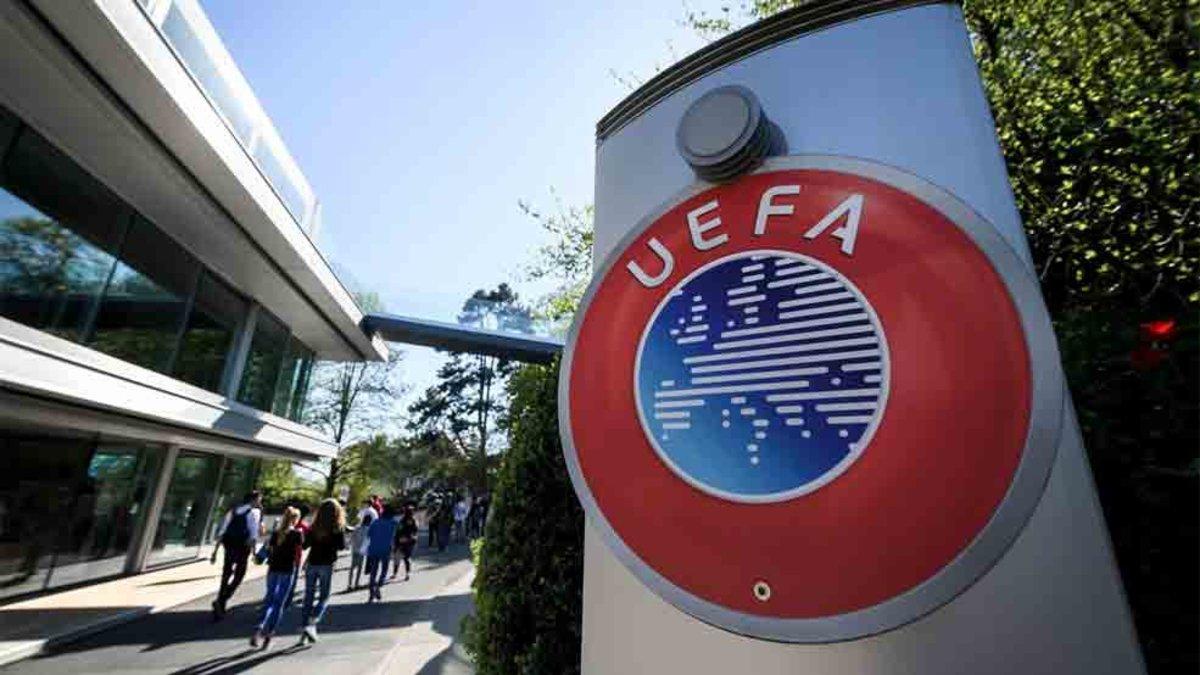 La Uefa ha hecho una donación de botas