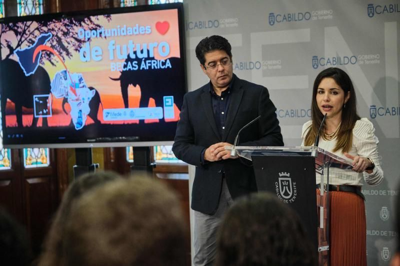 Entrega de Becas África en el Cabildo de Tenerife