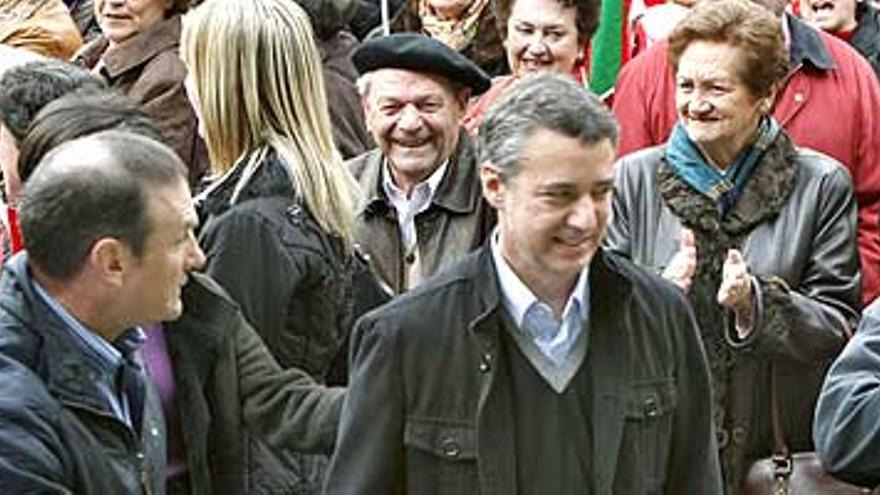 El PNV proclama que el Gobierno vasco del PSE nacerá &quot;de la trampa y del engaño&quot;