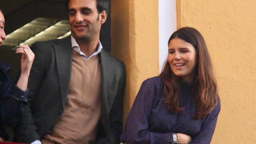 Tana Rivera, derroche de complicidad con Manuel Vega en la Semana Santa de Sevilla