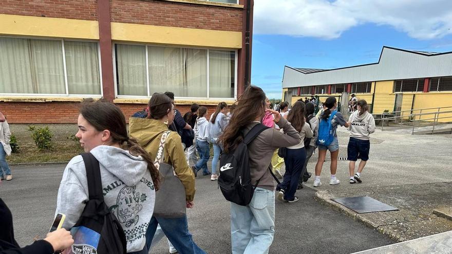 "La mar de posibilidades", el curioso curso de la Universidad de Oviedo abierto a todos los públicos que llega a Luarca este mes de septiembre