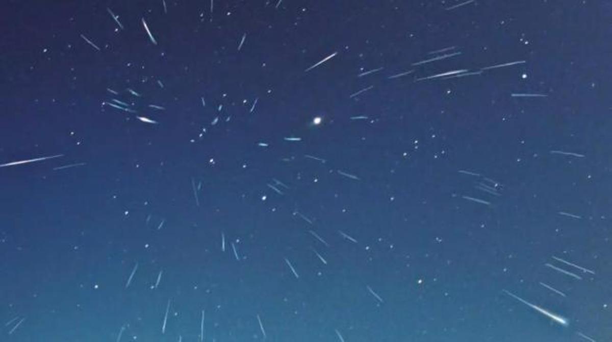 Lluvia de estrellas de leónidas desde un punto de la provincia de Girona