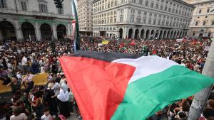 Miles de italianos salen a la calle en 80 ciudades contra la guerra en Gaza