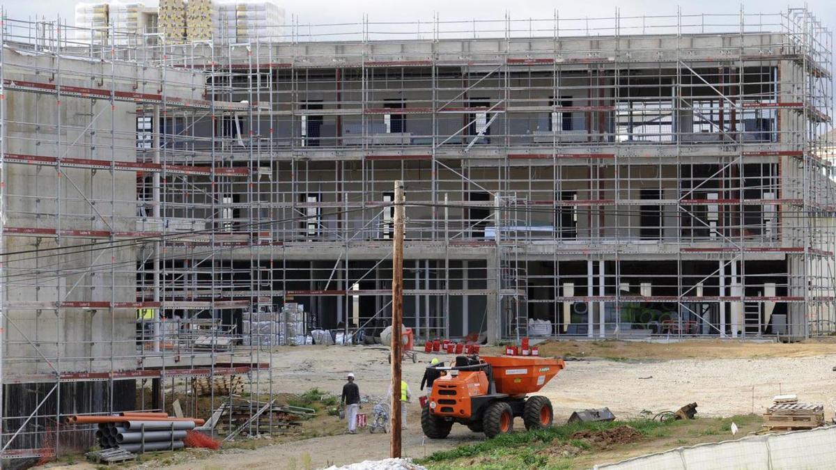 En nuevo centro sanitario de Lalín debería estar rematado este año. |   // BERNABÉ/JAVIER LALÍN