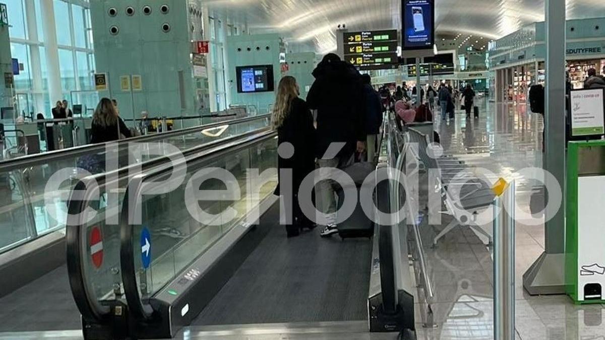 Gerard Piqué i Clara Chía a l&#039;aeroport de Barcelona