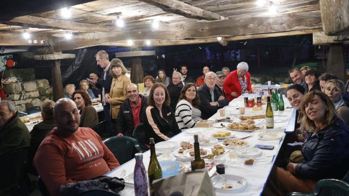 Música y buen comer en Bueño y La Corredoria para disfrutar en grupo de la noche más corta