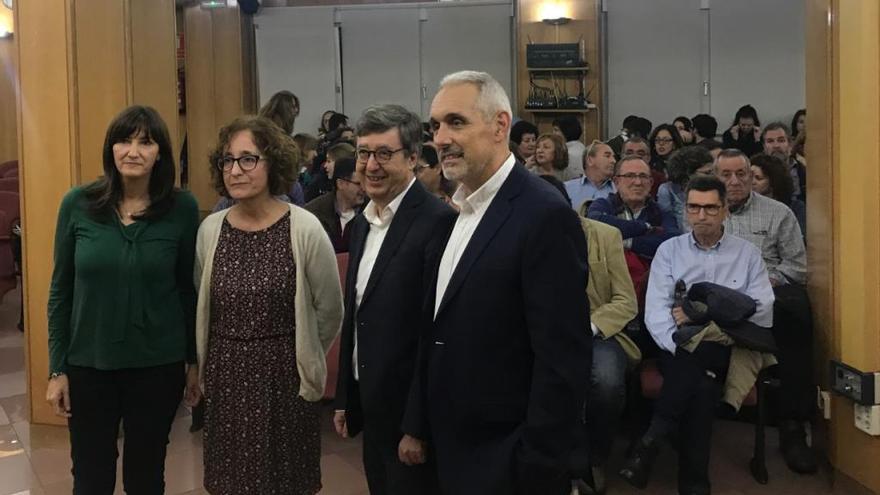 Médicos de Ourense apoyan a los dimisionarios de Vigo. // FDV