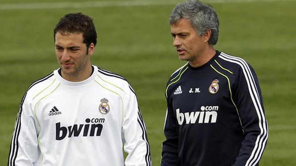 Mourinho e Higuaín, en su etapa en el Real Madrid