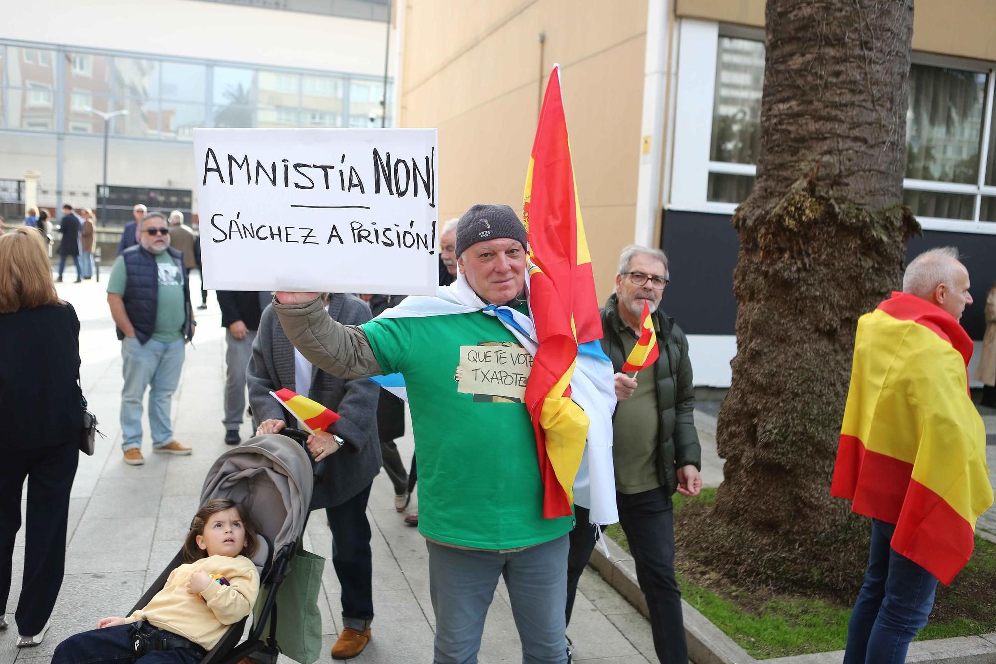 Miles de personas protestan en A Coruña contra la amnistía