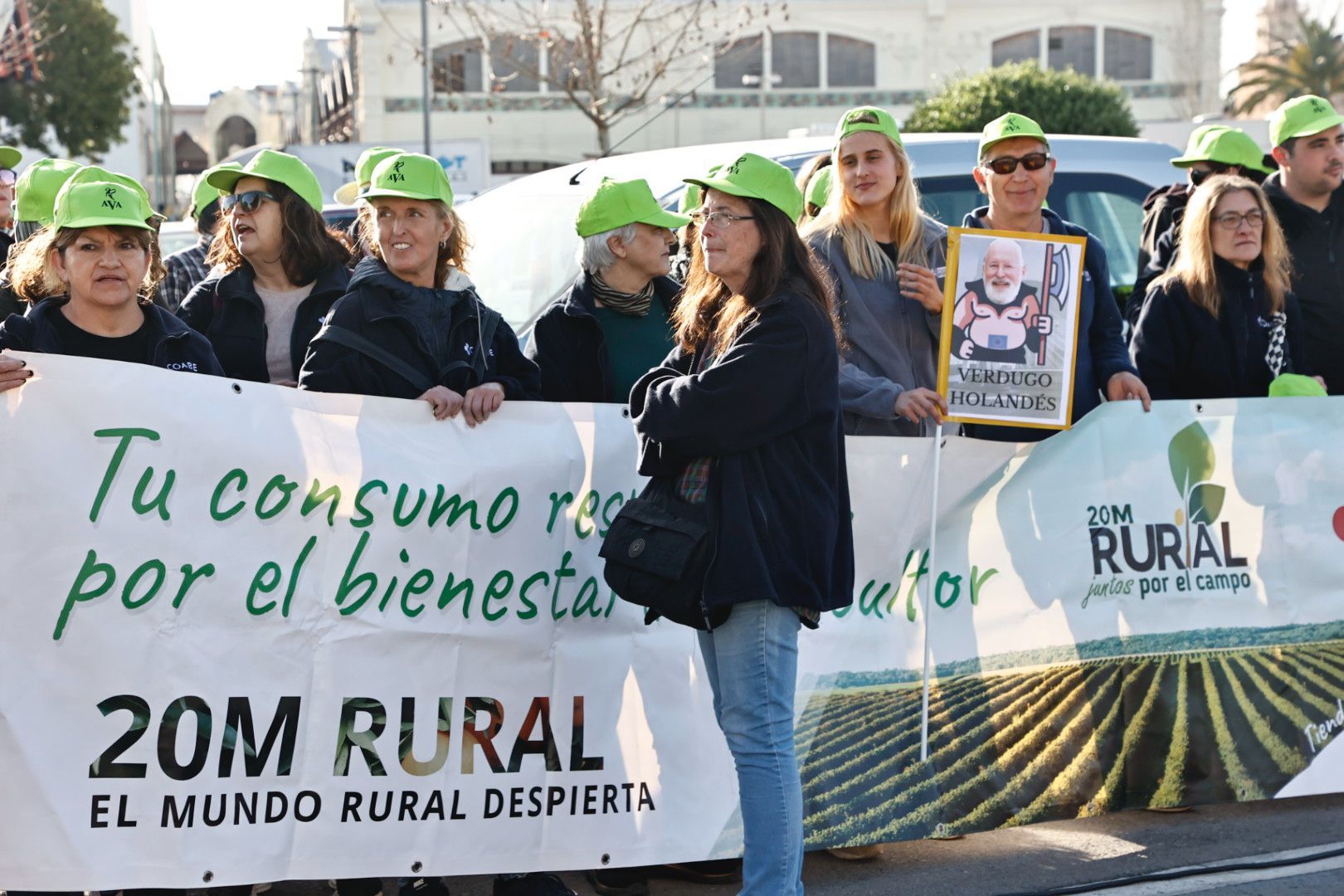 La tractorada de los agricultores valencianos, en imágenes