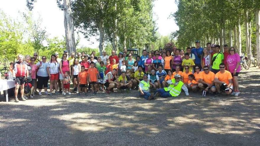 Foto de grupo de una de las actividades culturales programadas en San Cristóbal durante el fin de semana