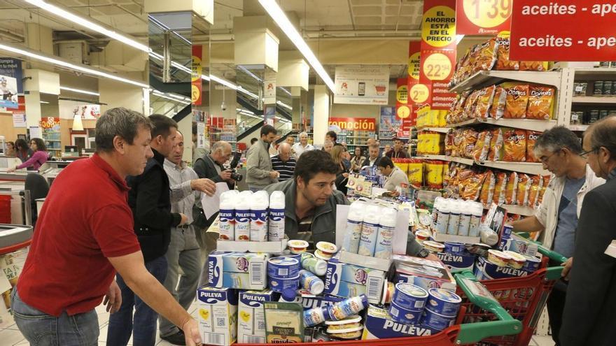 El Parlamento gallego abrirá una comisión de estudio sobre el sector lácteo tras la caída de precios