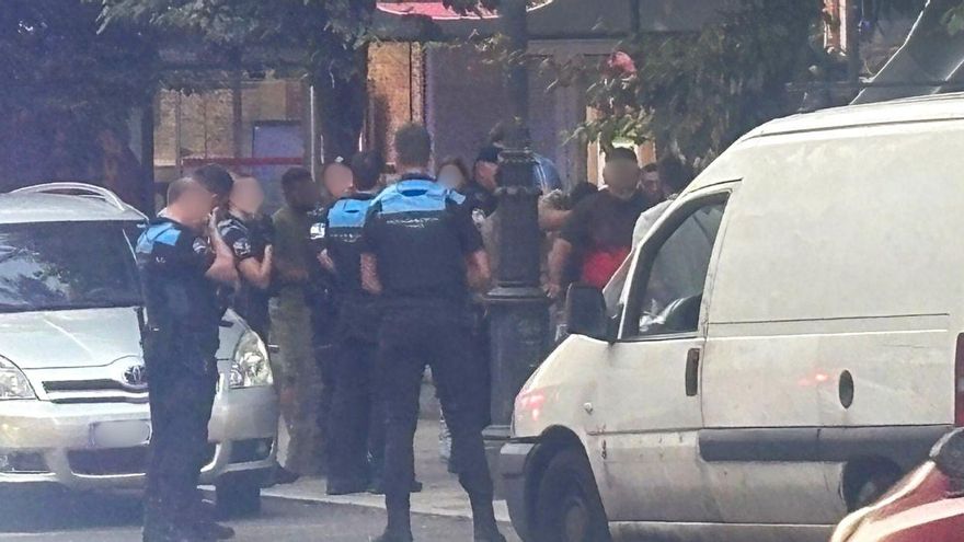 Despliegue policial en Vigo por una reyerta entre padres que se originó por una riña infantil en el parque Camilo José Cela