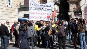 cmontanyes32970927 pares  alumnes i professors s han concentrat a pla160228184544