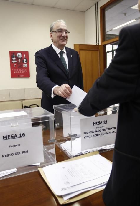 Segunda ronda de votaciones para rector de la Universidad de Oviedo