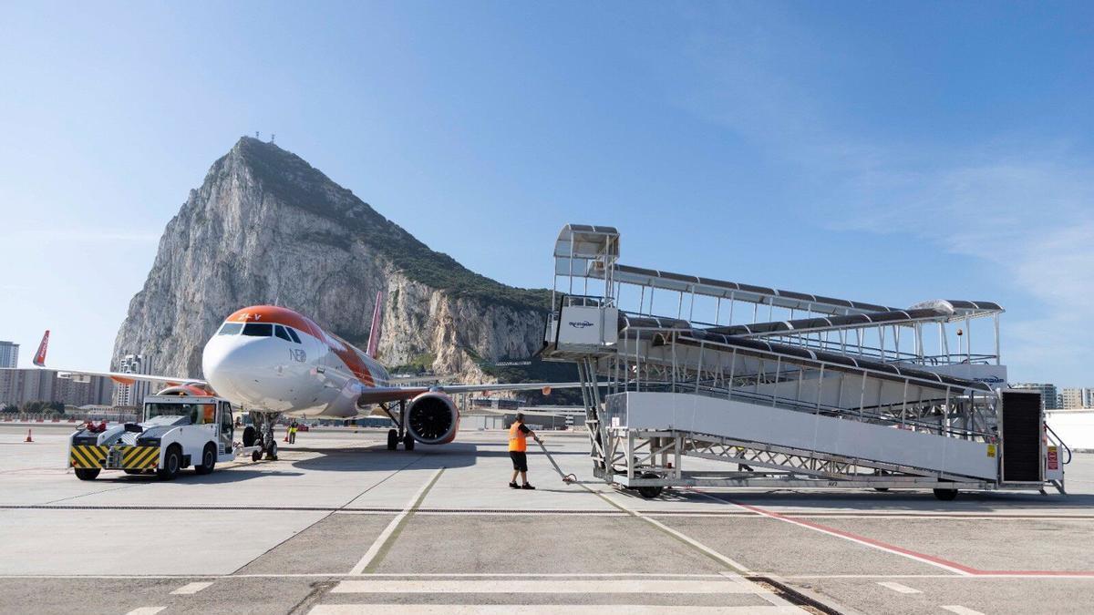 El aeropuerto de Gibraltar: de refugio en la Guerra Civil a pista para hacer despegar al Campo