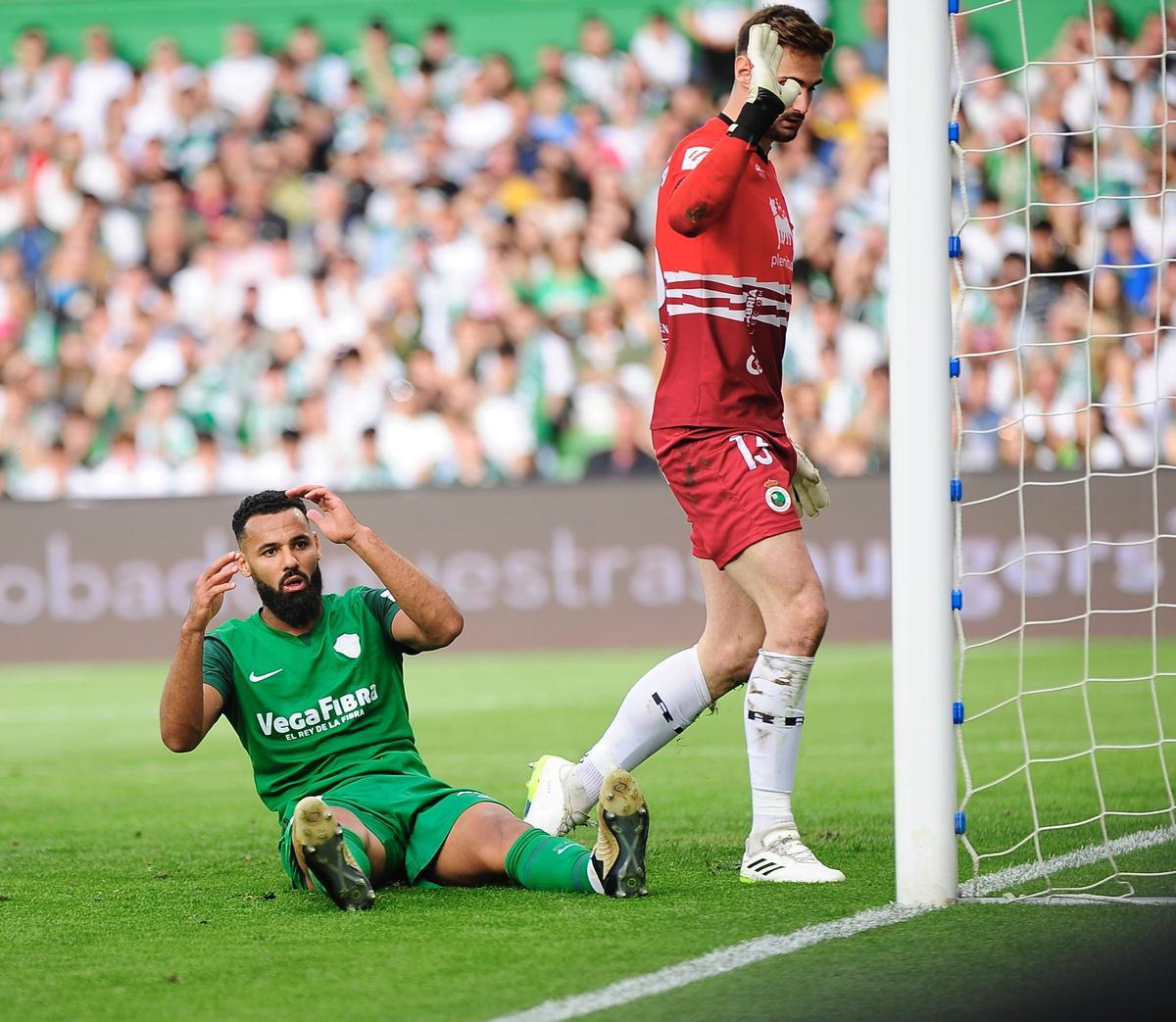 Mourad se lamenta tras fallar una ocasión del gol, el pasado sábado en Santander