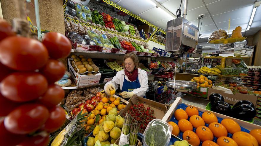 La inflación se reduce una décima en diciembre por la moderación de los alimentos y la luz
