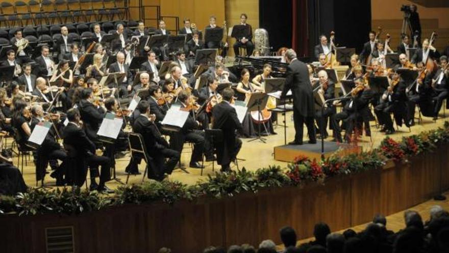 La Orquesta Sinfónica de Galicia, durante el concierto de Navidad ofrecido el pasado mes de diciembre. / 13fotos