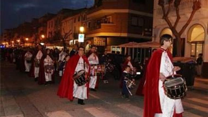 La Cofradía del Santo Sepulcro recorre las calles de la localidad