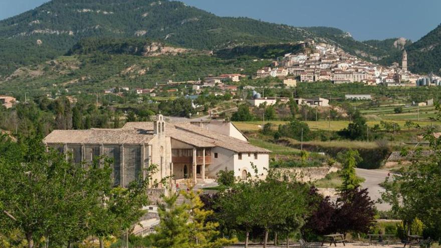 Vista general del Santuario Virgen de la Fuente en Penyarroya de Tastavins. | EL PERIÓDICO