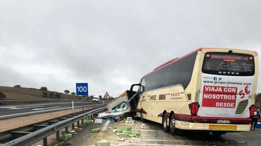 El autobús del Ríos Renovables sufre un accidente sin heridos de camino a Jaén