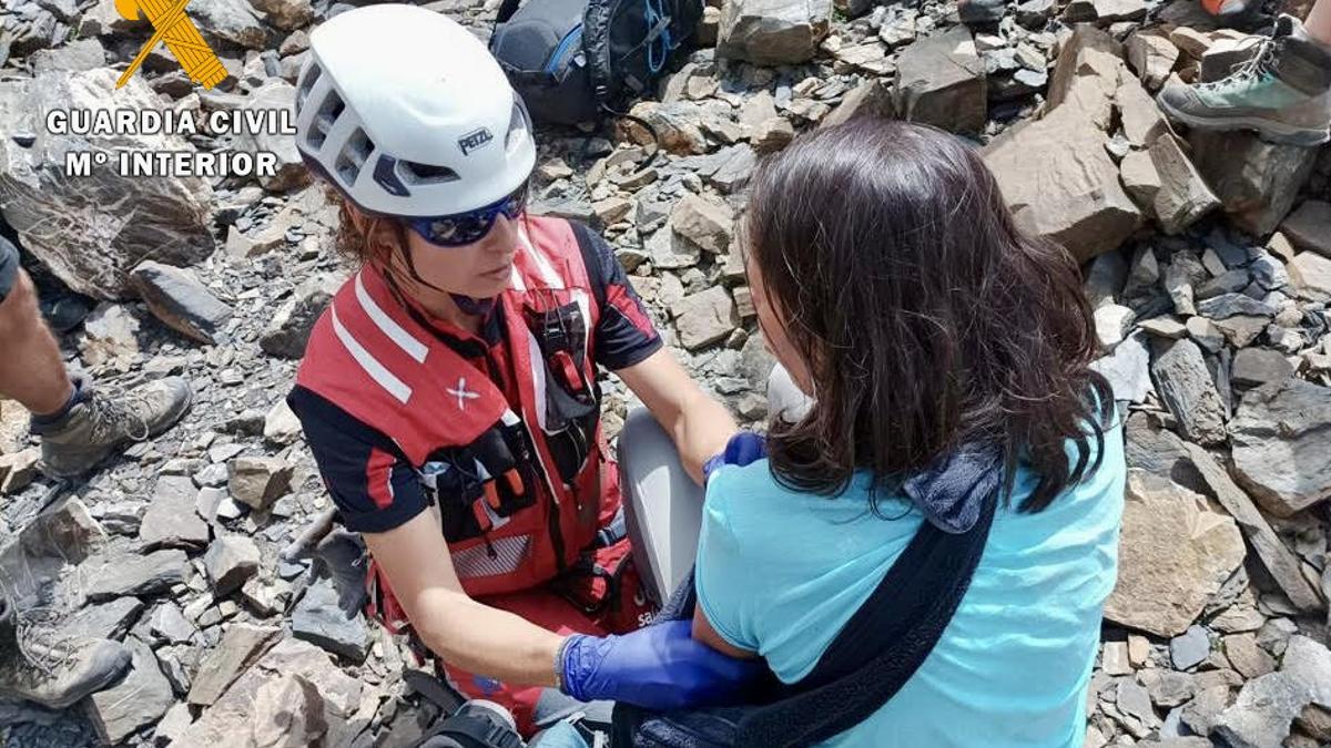 Una montañera rescatada en el monte La Munia.