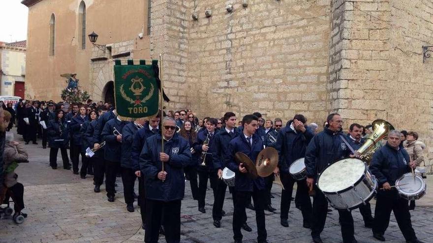 &quot;La Lira&quot; durante la procesión del &quot;Santo Ángel&quot;