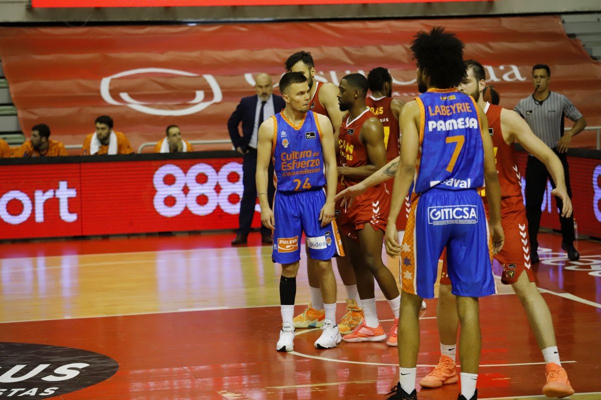 El UCAM Murcia se frena ante el Valencia Basket (66-80)