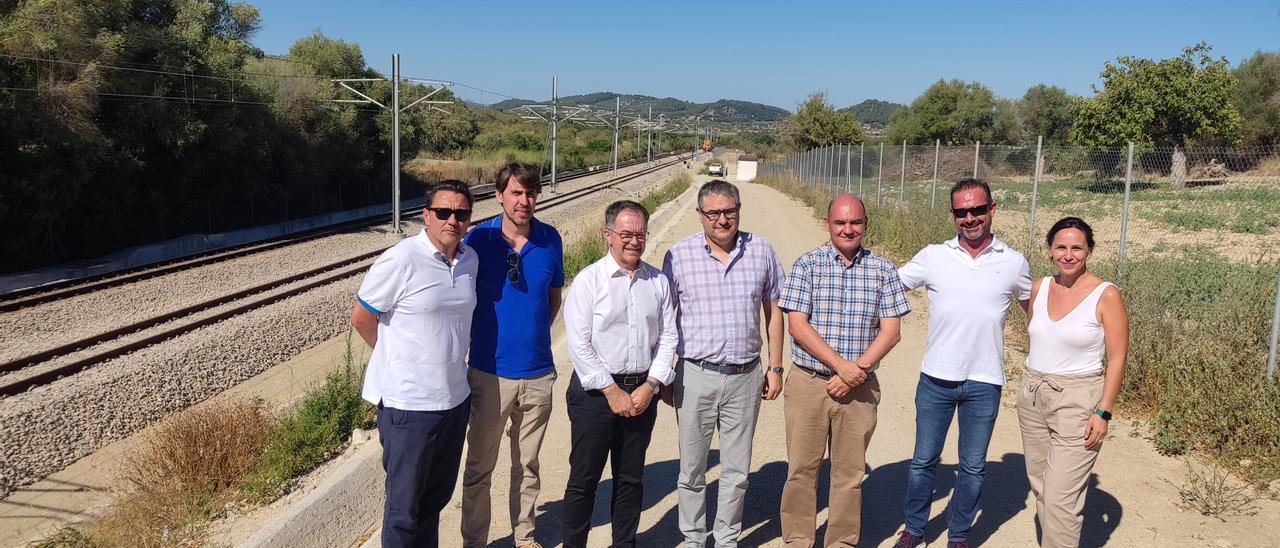 Las autoridades han inaugurado este martes el nuevo punto de vía desdoblada entre Sineu y Petra.