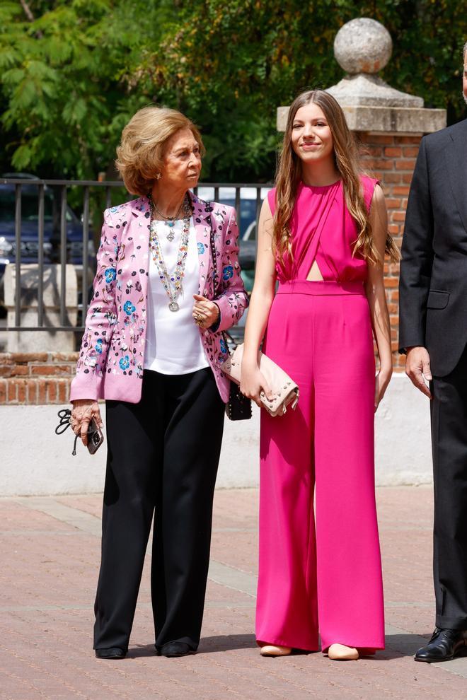 La reina Sofía y la infanta Sofía en la confirmación de la segunda