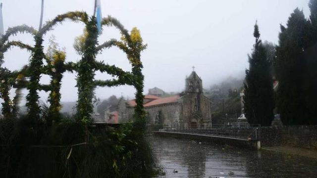 Una imagen actual del atrio de O Hío, con el palco del carnaval. // Gonzalo Núñez