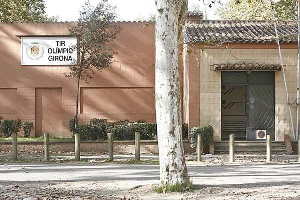 El club de tir continua obert de manera provisional a la Devesa mentre es construeix el nou en un polígon.