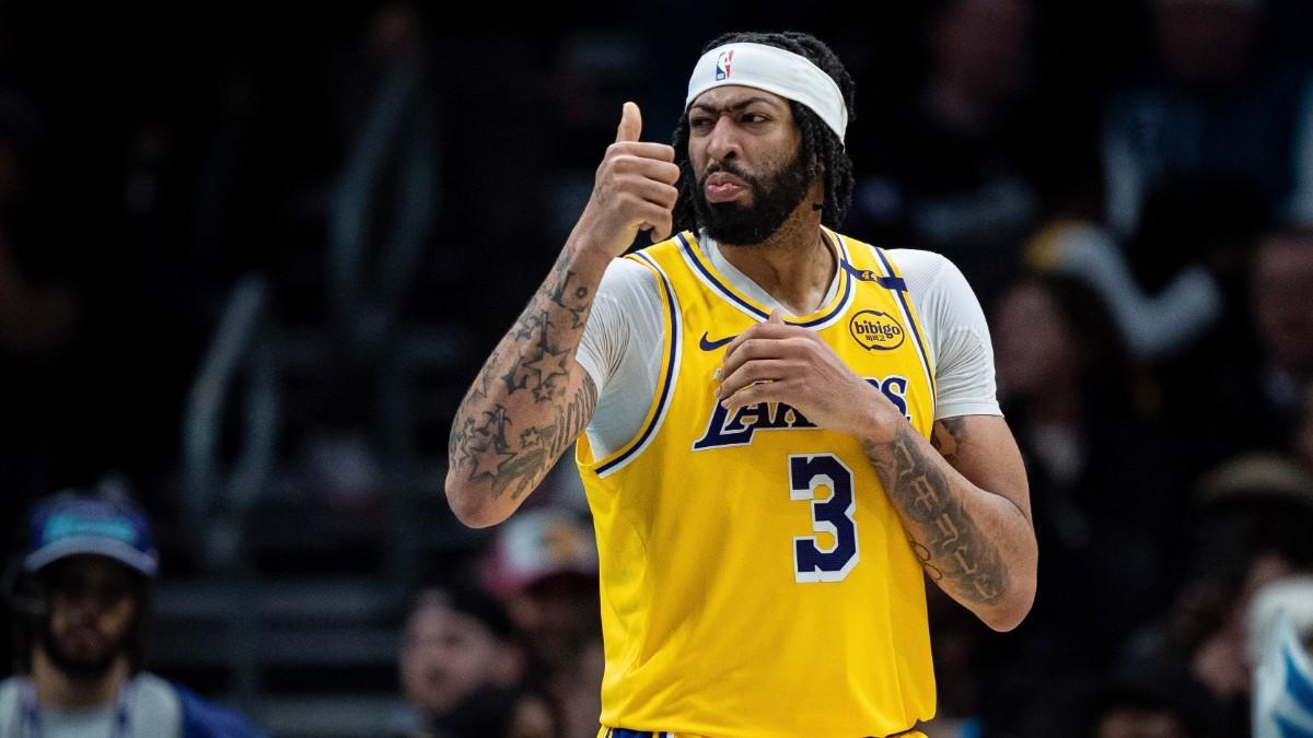 Anthony Davis en el triunfo de los Lakers ante los Hornets