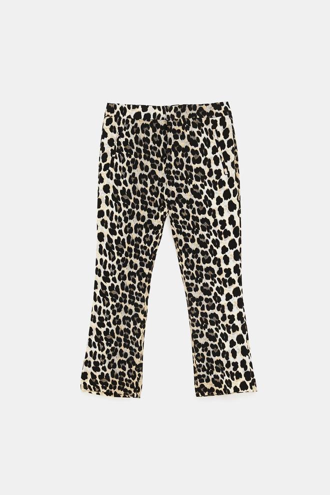 Pantalón de leopardo de Zara. (Precio: 29, 95 euros)