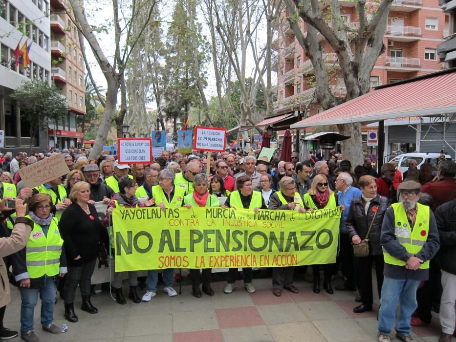 Los 'yayoflautas' en la manifestación en ...