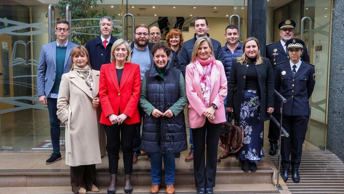 La inauguración ha contado con la presencia destacada de la alcaldesa de Onda, Carmina Ballester, la consellera de Justícia e Interior, Elisa Núñez, la delegada del Consell en Castellón, Susana Fabregat, y el Director General de Interior, Arturo Alepuz, entre otras autoridades.