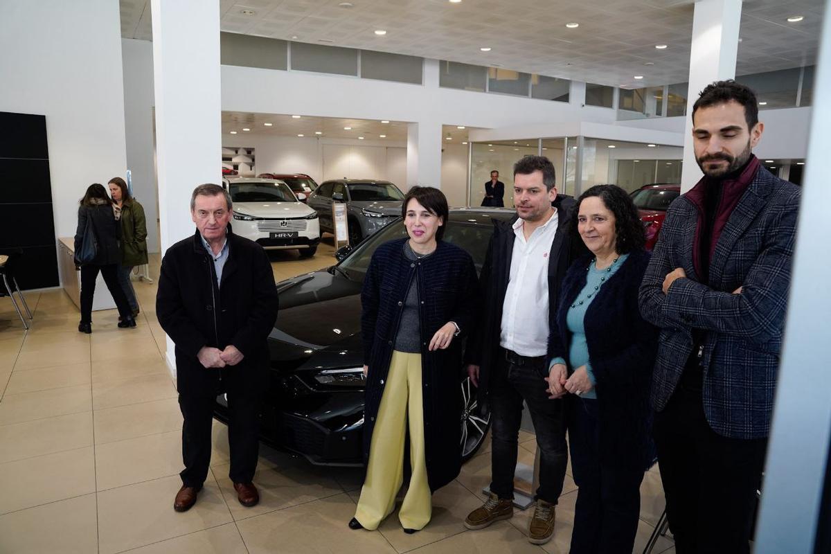 Lorenzana durante su visita al concesionario Galcar